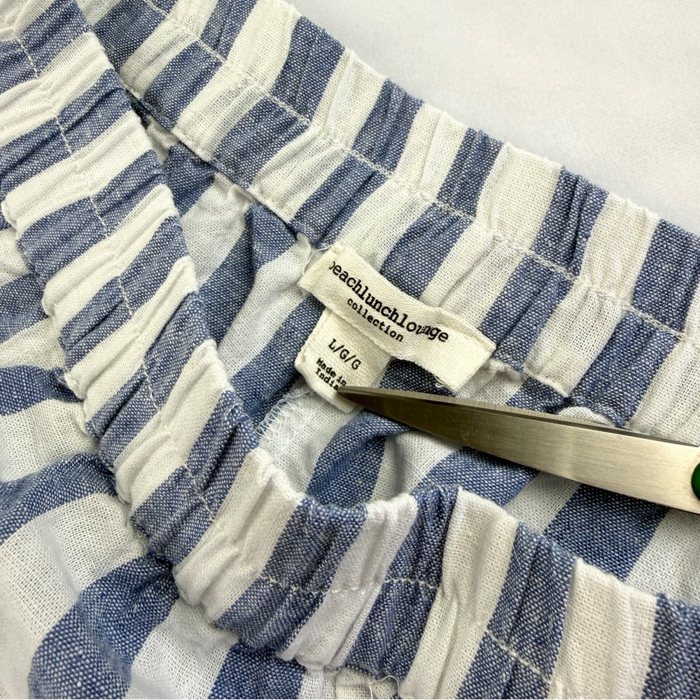 beachlunchlounge Striped Ruffle Hem Linen Shorts in Blue & White Size Large EUC - Picture 10 of 12